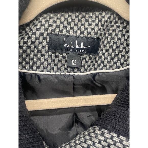Nicole Miller Black and Gray Wool Coat Size 12 - Picture 4 of 9